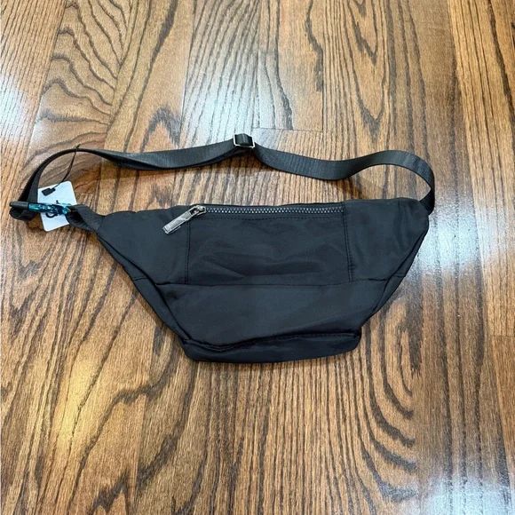 Alo Explorer Fanny Pack brand new - Picture 3 of 3